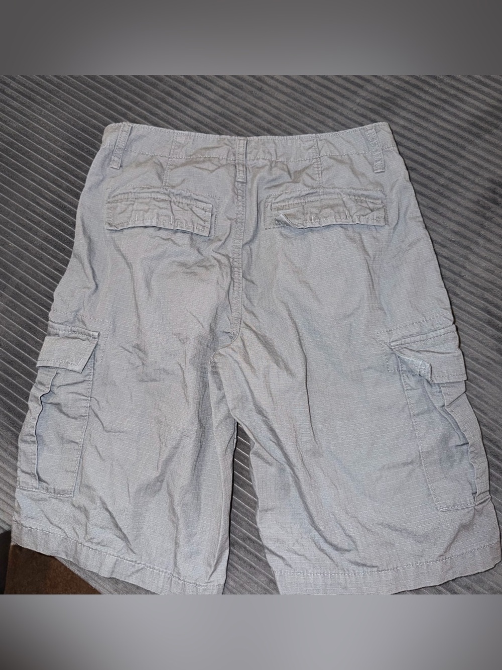 Old Navy size 28 waist Gray Cargo Shorts - Multi-Pocket Casual - Picture 2 of 4